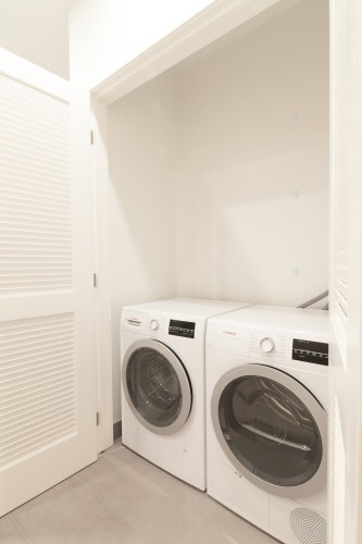Salle de lavage - 4-266 Av. Lansdowne, Westmount, QC - Indoor Photo Showing Laundry Room