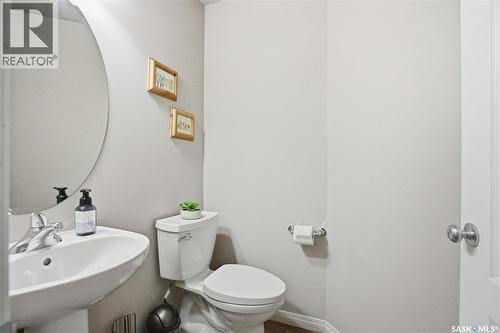 17 622 Lamarsh Road, Saskatoon, SK - Indoor Photo Showing Bathroom