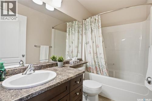 17 622 Lamarsh Road, Saskatoon, SK - Indoor Photo Showing Bathroom
