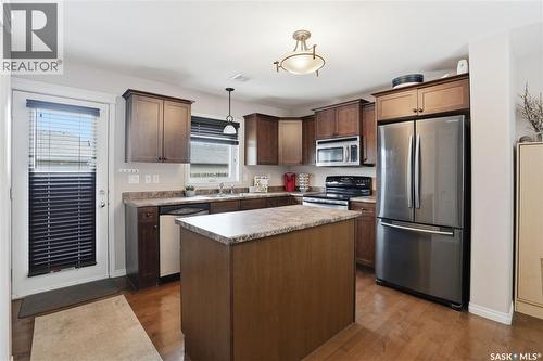 17 622 Lamarsh Road, Saskatoon, SK - Indoor Photo Showing Kitchen