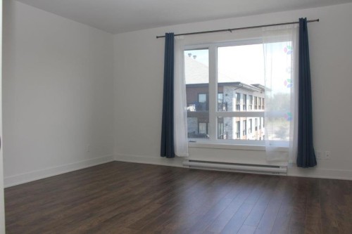 Bedroom - 3888 Rue Bernard-Hubert, Longueuil (Saint-Hubert), QC - Indoor Photo Showing Other Room