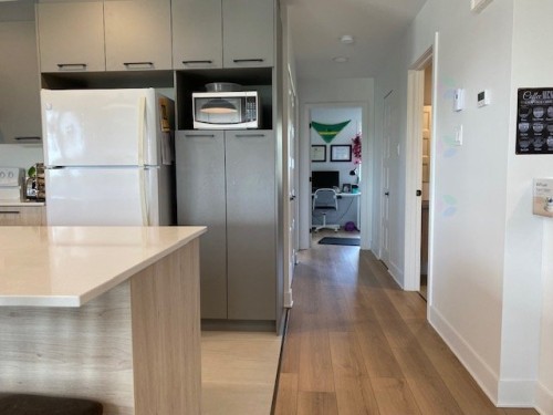Passageway - 302-472 Rue Lewis O., Waterloo, QC - Indoor Photo Showing Kitchen
