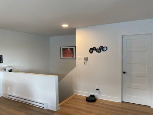 Passageway - 302-472 Rue Lewis O., Waterloo, QC - Indoor Photo Showing Other Room