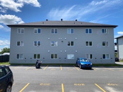 Back of Structure - 302-472 Rue Lewis O., Waterloo, QC - Outdoor