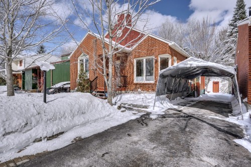 19 Rue de Roulier  Gatineau (Gatineau), QC J8V 2C3