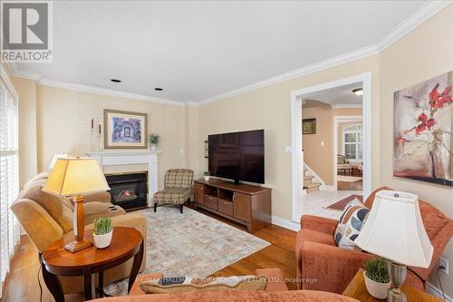 263 Mcclellan Way, Aurora, ON - Indoor Photo Showing Living Room With Fireplace
