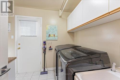 263 Mcclellan Way, Aurora, ON - Indoor Photo Showing Laundry Room