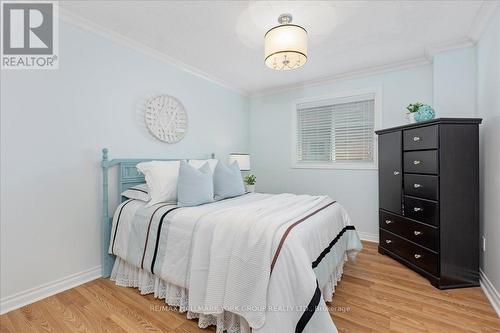 263 Mcclellan Way, Aurora, ON - Indoor Photo Showing Bedroom