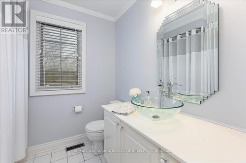 263 Mcclellan Way, Aurora, ON - Indoor Photo Showing Bathroom