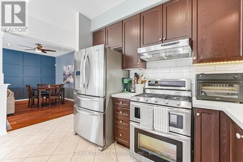 3356 Hiscott Avenue, Burlington, ON - Indoor Photo Showing Kitchen