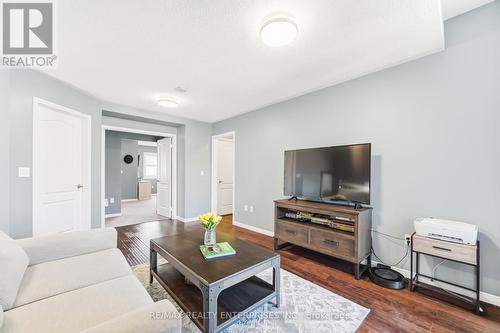 3356 Hiscott Avenue, Burlington, ON - Indoor Photo Showing Living Room