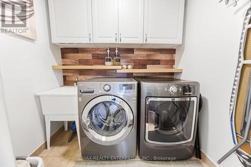 3356 Hiscott Avenue, Burlington, ON - Indoor Photo Showing Laundry Room