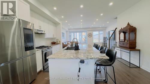 9 Briar Court, Halton Hills, ON - Indoor Photo Showing Kitchen With Stainless Steel Kitchen With Upgraded Kitchen