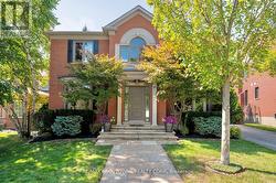 11 MORRISON CREEK CRESCENT Oakville, ON L6H 4C3