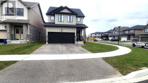 3074 Turner Crescent, London South (South U), ON - Outdoor With Facade