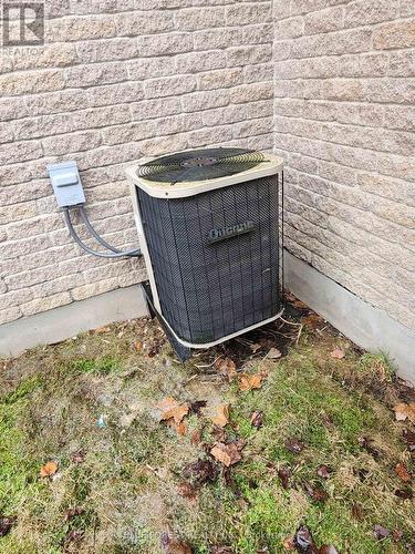 AC - 3197 Meadowgate Boulevard, London South (South U), ON - Outdoor
