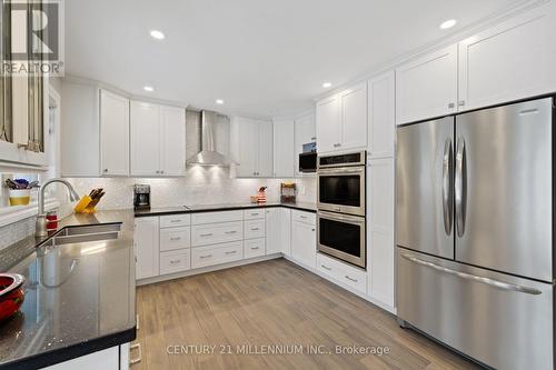 4 Marchmount Crescent, Brampton, ON - Indoor Photo Showing Kitchen With Double Sink With Upgraded Kitchen