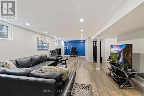 4 Marchmount Crescent, Brampton, ON - Indoor Photo Showing Living Room