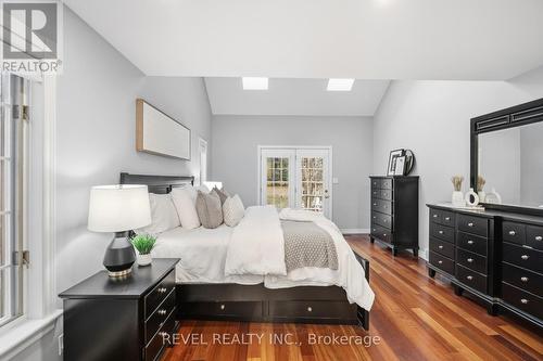 2255 Mohawk Trail, Milton, ON - Indoor Photo Showing Bedroom