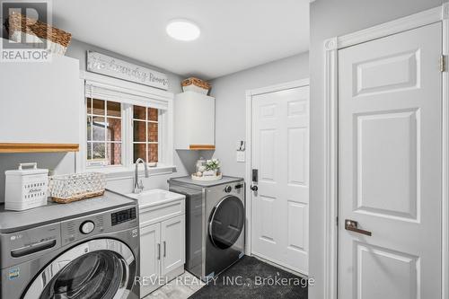 2255 Mohawk Trail, Milton, ON - Indoor Photo Showing Laundry Room