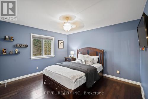 2255 Mohawk Trail, Milton, ON - Indoor Photo Showing Bedroom