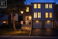30 - 5878 MONTEVIDEO ROAD  Mississauga, ON L5N 2V5