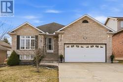 25 LININGTON TRAIL Hamilton, ON L9H 7A3