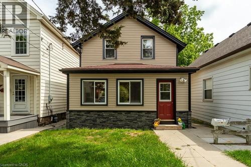 15 ADELAIDE Street  Grimsby, ON L3M 1X2