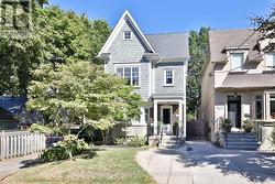 121 CASTLEWOOD ROAD Toronto, ON M5N 2L3