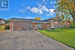 42 EMILY STREET Grimsby (Grimsby West), ON L3M 4A2