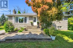 8 RUSHTON ROAD Georgina, ON L0E 1S0