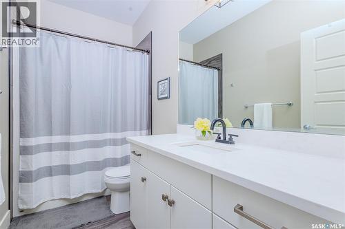 809 Weir Crescent, Warman, SK - Indoor Photo Showing Bathroom