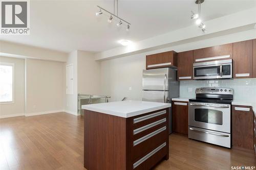 704 1015 Patrick Crescent, Saskatoon, SK - Indoor Photo Showing Kitchen