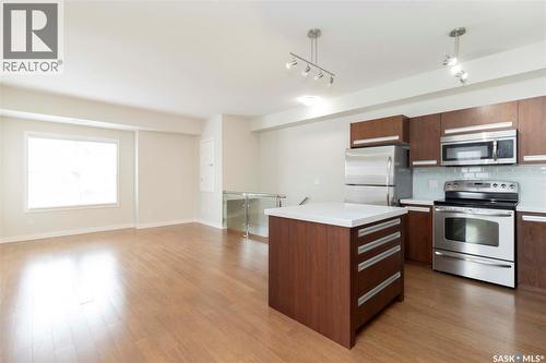 704 1015 Patrick Crescent, Saskatoon, SK - Indoor Photo Showing Kitchen