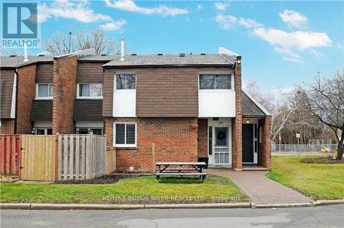 29 - 101 DOVEDALE DRIVE  Whitby, ON L1N 1Z7