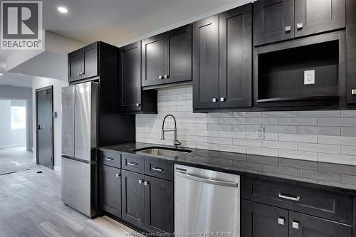 1500 Ouellette Unit# 405, Windsor, ON - Indoor Photo Showing Kitchen With Upgraded Kitchen