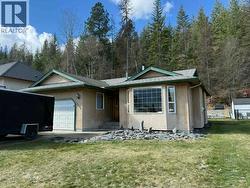 3320 14th Avenue Castlegar, BC V1N 4G1