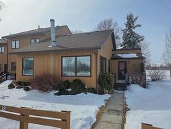 15 Middle DR  Winnipeg Beach, MB R0C 3G0