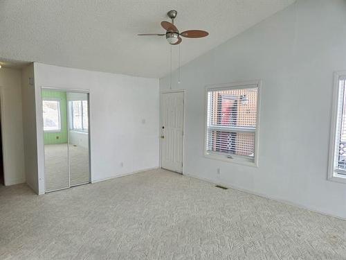 15 Middle Dr, Winnipeg Beach, MB 