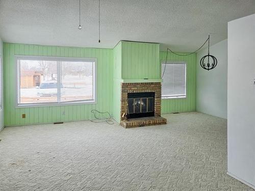 15 Middle Dr, Winnipeg Beach, MB 