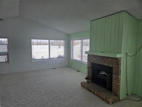 15 Middle Dr, Winnipeg Beach, MB 