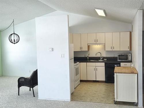 15 Middle Dr, Winnipeg Beach, MB 