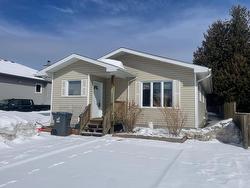 511 Mary Street E Thunder Bay, ON P7E 4K2