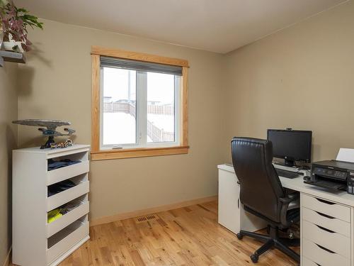 333 Ruby Crescent, Thunder Bay, ON - Indoor Photo Showing Office
