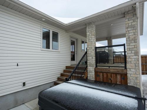 333 Ruby Crescent, Thunder Bay, ON - Outdoor