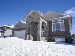 216 Cougar Crescent  Thunder Bay, ON P7C 0B2