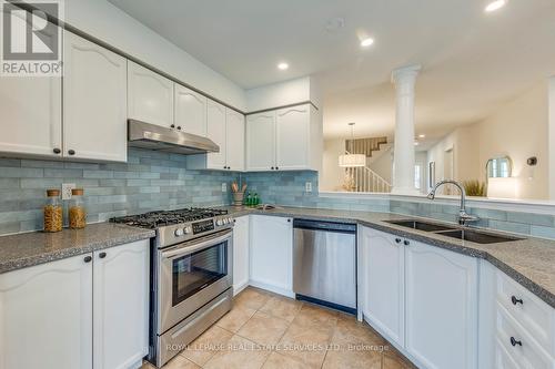2066 Broadleaf Crescent, Burlington, ON - Indoor Photo Showing Kitchen With Double Sink With Upgraded Kitchen