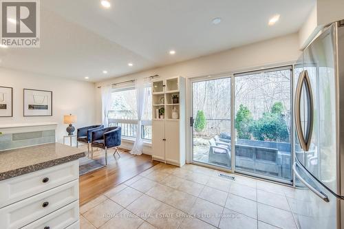 2066 Broadleaf Crescent, Burlington, ON - Indoor