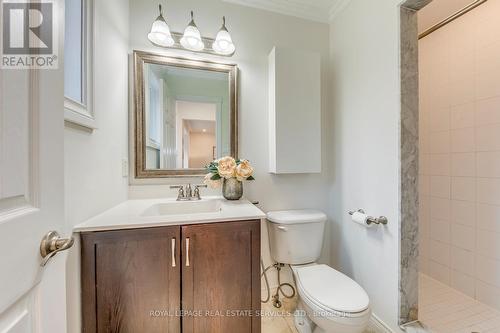 2066 Broadleaf Crescent, Burlington, ON - Indoor Photo Showing Bathroom