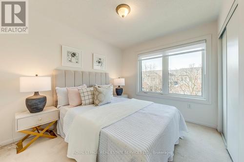 2066 Broadleaf Crescent, Burlington, ON - Indoor Photo Showing Bedroom